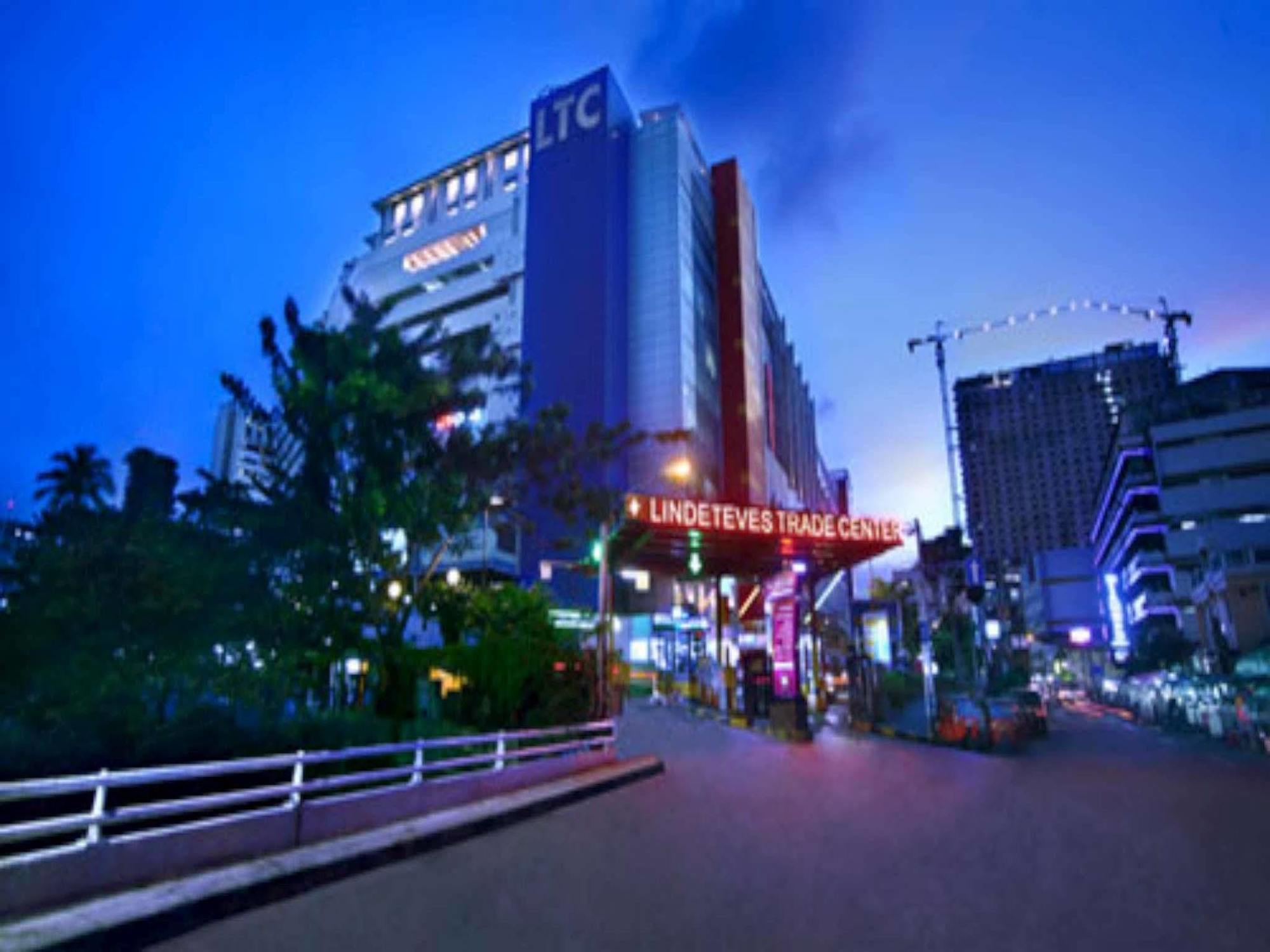 Favehotel Ltc Glodok Jacarta Exterior foto