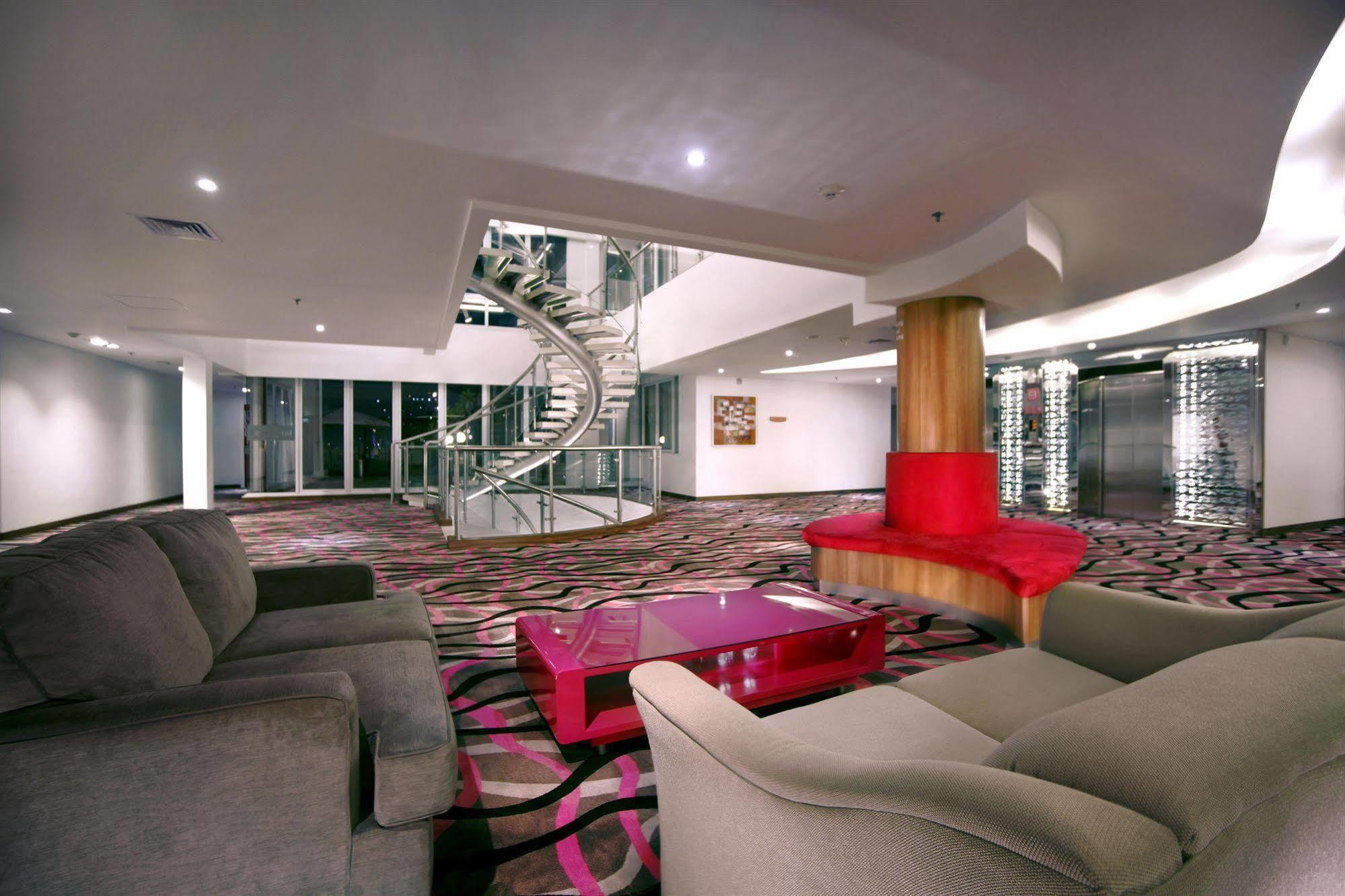 Favehotel Ltc Glodok Jacarta Exterior foto