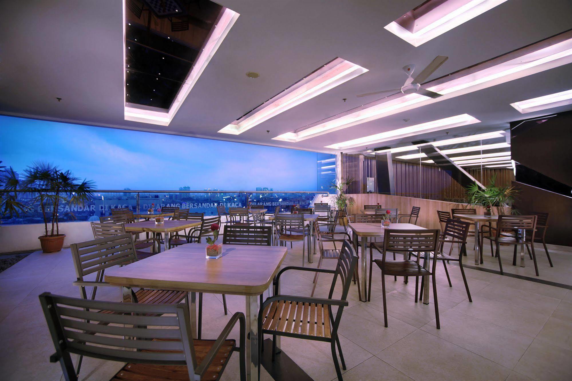 Favehotel Ltc Glodok Jacarta Exterior foto